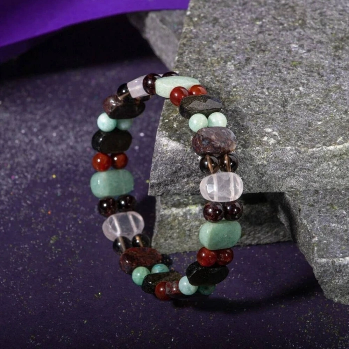 Başak Burcu Bileklik Amazonit, Bordo Granat Lal, Dumanlı Kuvars, Golden Obsidyen, Jasper, Kırmızı Akik, Pembe Kuvars, Yeşil Aventurin