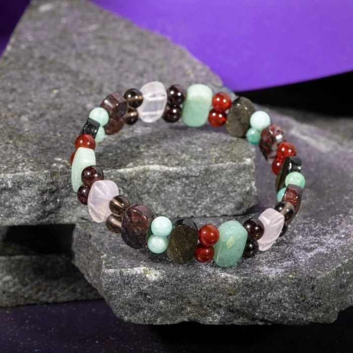 Başak Burcu Bileklik Amazonit, Bordo Granat Lal, Dumanlı Kuvars, Golden Obsidyen, Jasper, Kırmızı Akik, Pembe Kuvars, Yeşil Aventurin