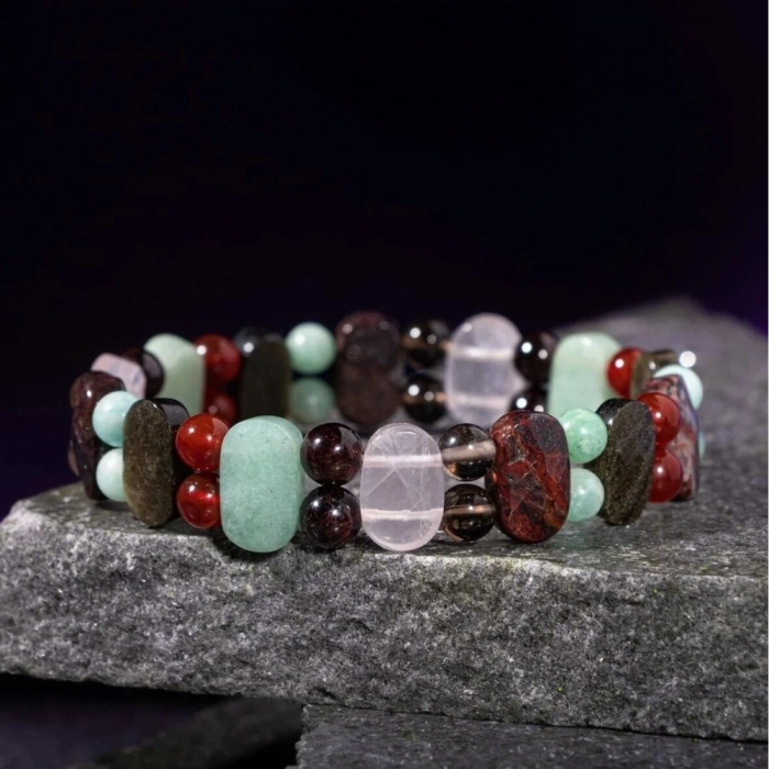 Başak Burcu Bileklik Amazonit, Bordo Granat Lal, Dumanlı Kuvars, Golden Obsidyen, Jasper, Kırmızı Akik, Pembe Kuvars, Yeşil Aventurin