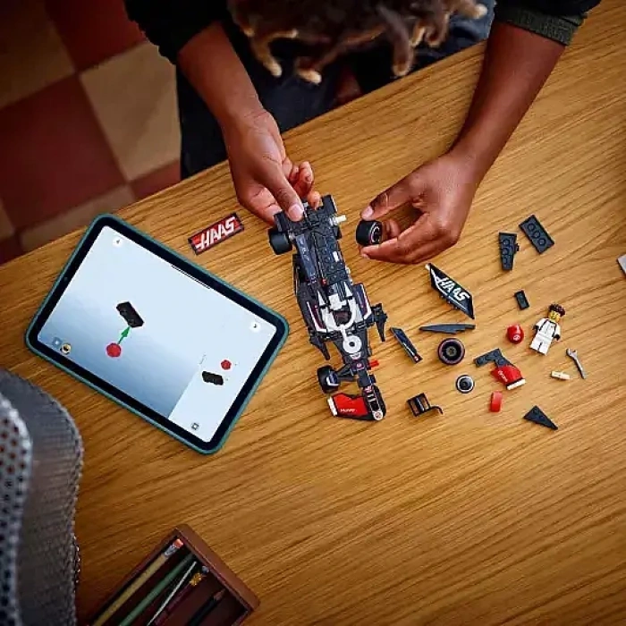 Lego Speed Champions Moneygram Haas F1 Team Vf24 Yarış Arabası 77250