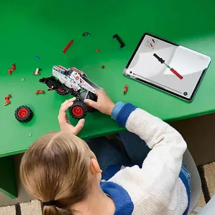Lego Technic Monster Jam Thunderroarus Çek Bırak 42200