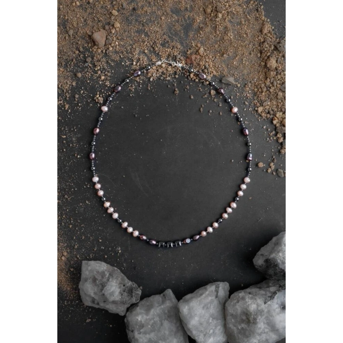 Lina, Hematit Aksesuarlı İnci Kolye