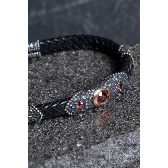 Sertifikalı Gümüş Ay Yıldız Detaylı Deri Bileklik (SK:195)