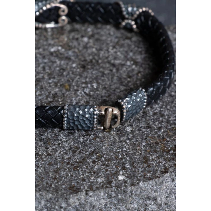 Sertifikalı Gümüş Ay Yıldız Detaylı Deri Bileklik (SK:195)