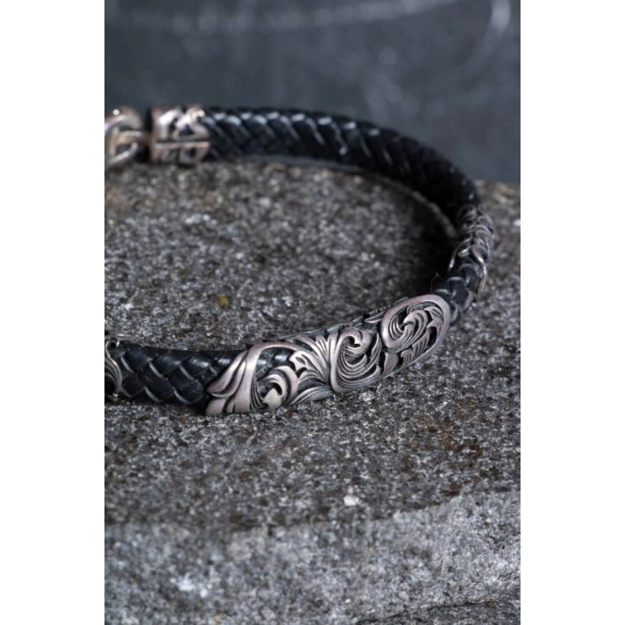 Sertifikalı Gümüş Yaprak Detaylı Deri Bileklik (SK:196)