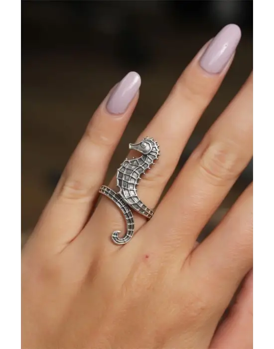 Antik Gümüş Kaplama Deniz Atı Tasarımlı Ayarlamalı Kadın Yüzük