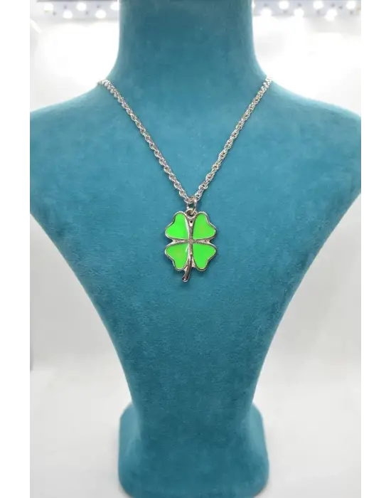 Antik Gümüş Kaplama Unisex Anime Tokyo Revengers Dört Yapraklı Yonca Zincirli Kolye
