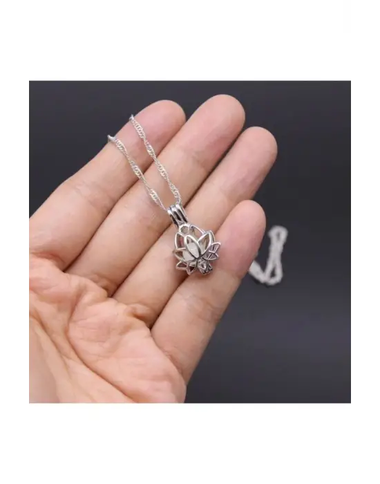 Gece Parlayan Lotus Kolye