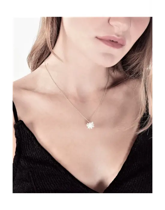 Lotus Çiçeği Kolye