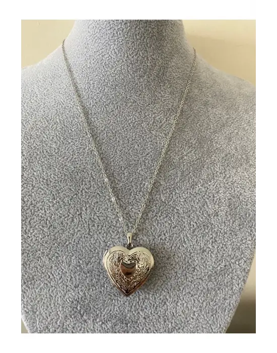 Retro Antik El Yapımı Kalp Şeklinde Üstü Kalp Desenli Içi Açılan Kolye