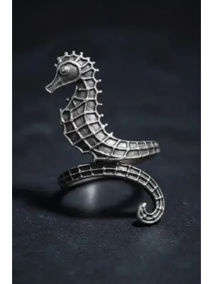 Antik Gümüş Kaplama Deniz Atı Tasarımlı Ayarlamalı Kadın Yüzük