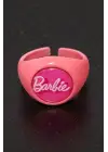 Pembe Barbie Yazılı ve Logolu Yüzük - Siyah Yuvarlak Detaylı Retro Aksesuar