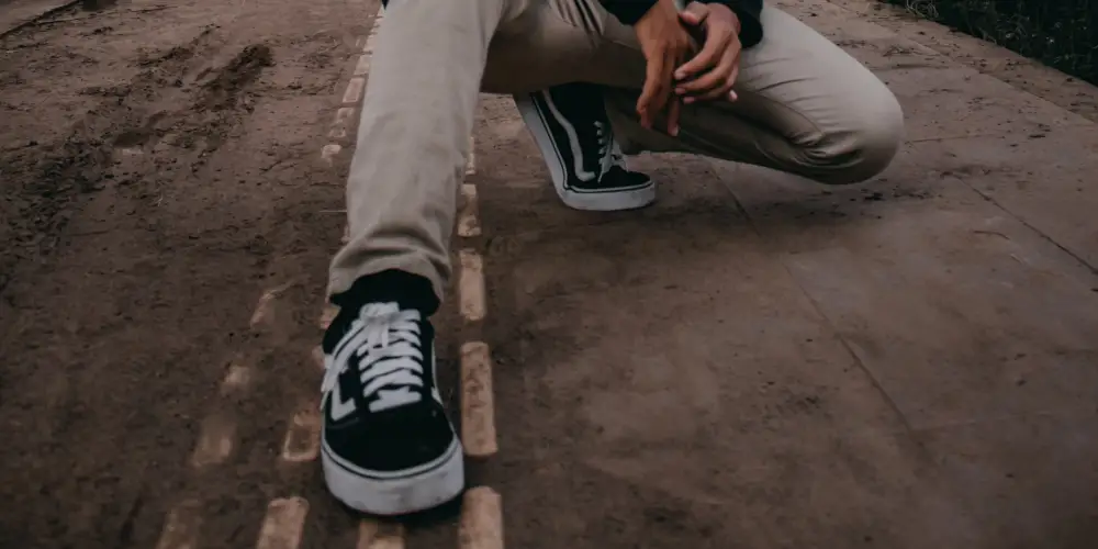 Sneakerların Gücü Adına: Ayakkabılarla Streetwear Kombinleri Nasıl Tamamlanır?