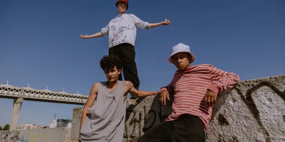 Sokak Stili İkonlarından İlham Alın: Sokak Modasında Son Trendler Neler?