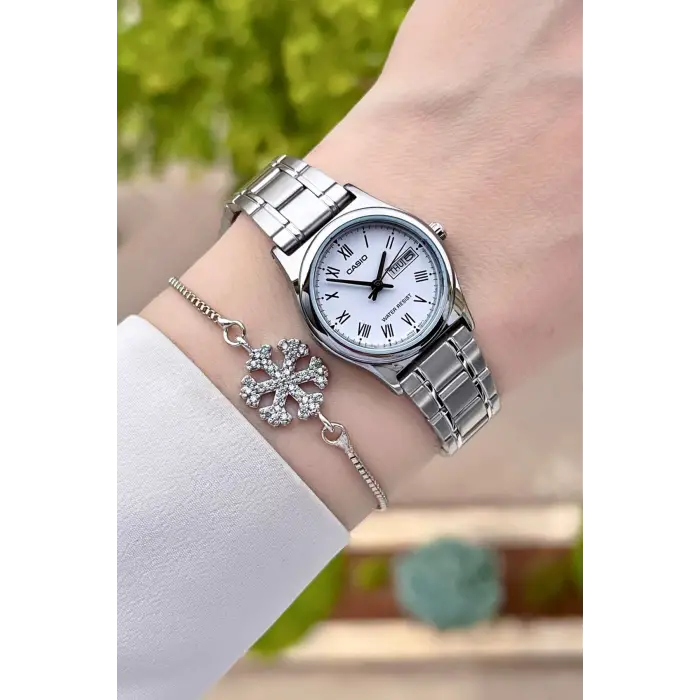 Casio CSISTE28 Kadranı Beyaz Takvimli Hediye Paketli Kadın Kol Saati