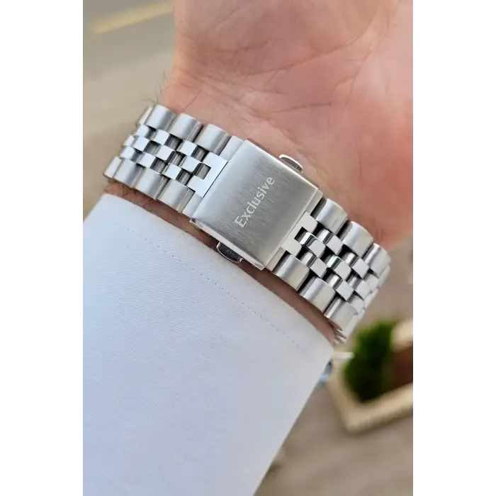 Kadranı Siyah Kordonu Gümüş Renk 43 mm Erkek Kol Saati
