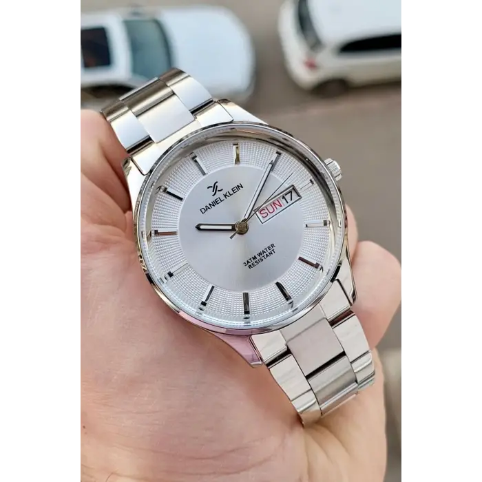 Gümüş Renk Takvimli 44 Mm Erkek Kol Saati