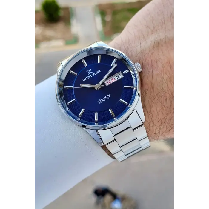 Kadranı Lacivert Kordonu Gümüş Renk Takvim Ve Gün Fonksiyonlu 44 Mm Erkek Kol Saati