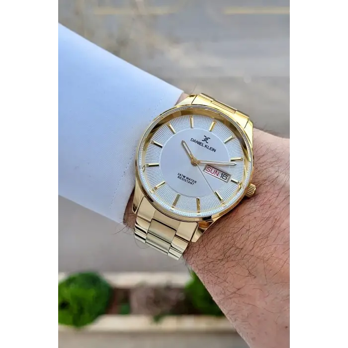 Gold Renk Takvim Ve Gün Fonksiyonlu 44 Mm Erkek Kol Saati
