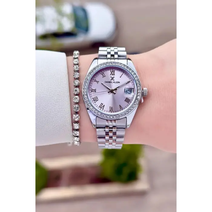 Kadranı Pembe Kordonu Gümüş Renk 32,5 Mm Takvimli Kadın Kol Saati Ve Bileklik