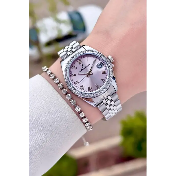 Kadranı Pembe Kordonu Gümüş Renk 32,5 Mm Takvimli Kadın Kol Saati Ve Bileklik