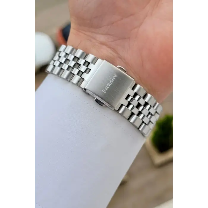 Kadranı Siyah Kordonu Gümüş Renk 42 Mm Iç Göstergeleri Aktif Erkek Kol Saati
