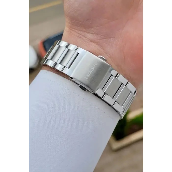Kadranı Lacivert Kordonu Gümüş Renk 41 Mm Iç Göstergeleri Aktif Erkek Kol Saati
