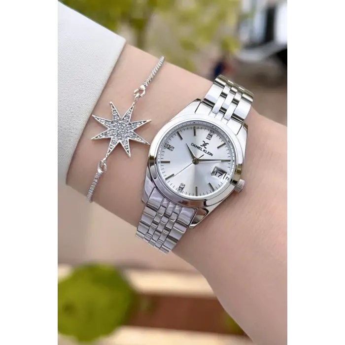 Gümüş Renk 28 Mm Kadın Kol Saati Ve Bileklik