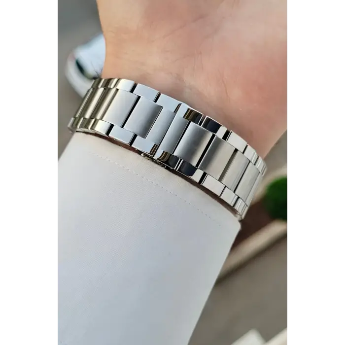 Kadranı Lacivert Kordonu Gümüş Renk 42 Mm İç Göstergeleri Aktif Erkek Kol Saati
