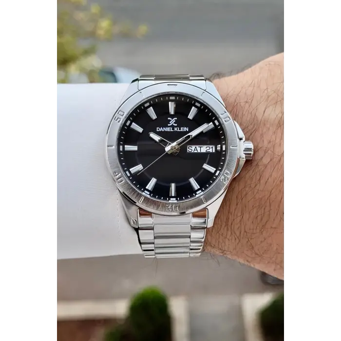 Kadranı Siyah Kordonu Gümüş Renk 43 Mm İç Göstergeleri Aktif Erkek Kol Saati