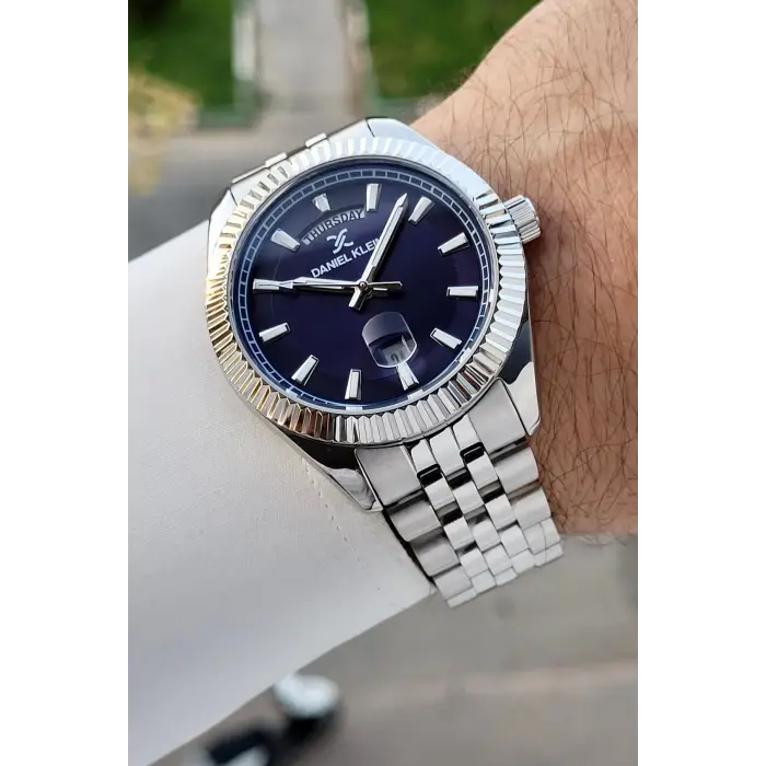 Kadranı Lacivert Kordonu Gümüş Renk 42 Mm İç Göstergeleri Aktif Erkek Kol Saati