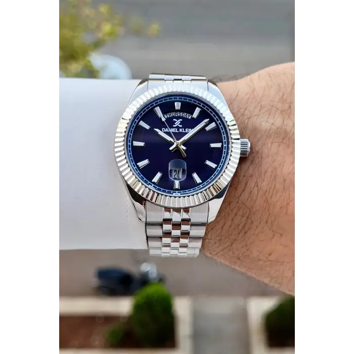 Kadranı Lacivert Kordonu Gümüş Renk 42 Mm İç Göstergeleri Aktif Erkek Kol Saati