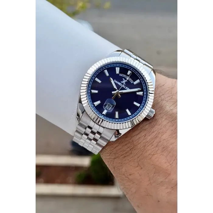 Kadranı Lacivert Kordonu Gümüş Renk 42 Mm İç Göstergeleri Aktif Erkek Kol Saati