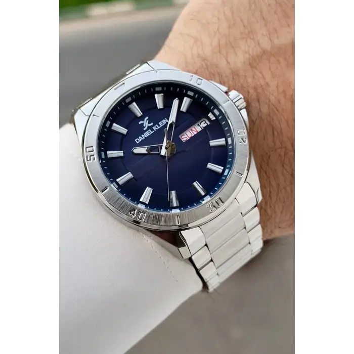Kadranı Lacivert Kordonu Gümüş Renk 43 Mm İç Göstergeleri Aktif Erkek Kol Saati