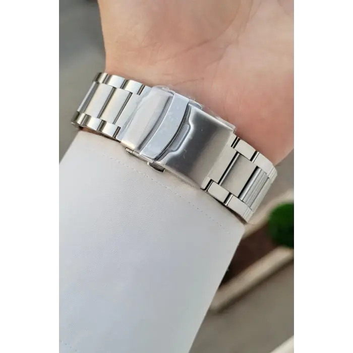 Kadranı Yeşil Kordonu Gümüş Renk 43 Mm İç Göstergeleri Aktif Erkek Kol Saati
