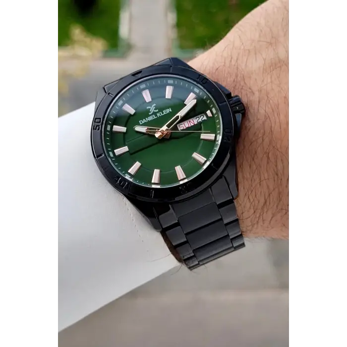 Kadranı Yeşil Kordonu Siyah Renk 43 Mm İç Göstergeleri Aktif Erkek Kol Saati