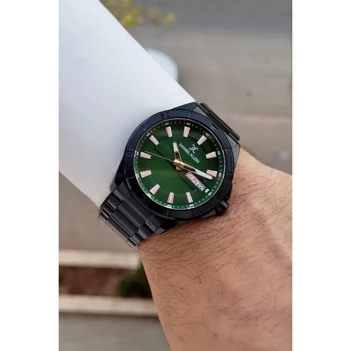 Kadranı Yeşil Kordonu Siyah Renk 43 Mm İç Göstergeleri Aktif Erkek Kol Saati