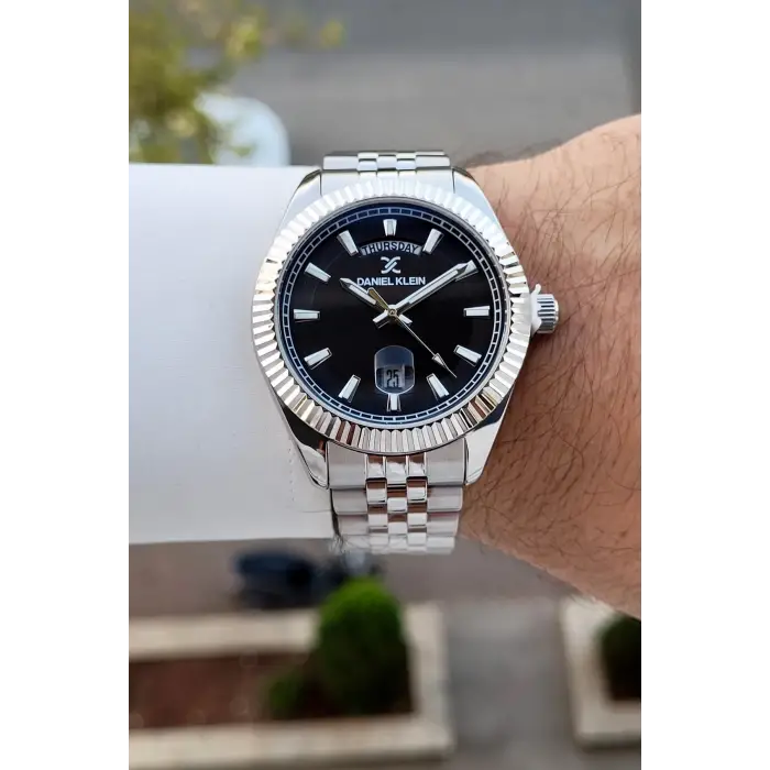 Kadranı Siyah Kordonu Gümüş Renk 42 Mm İç Göstergeleri Aktif Erkek Kol Saati