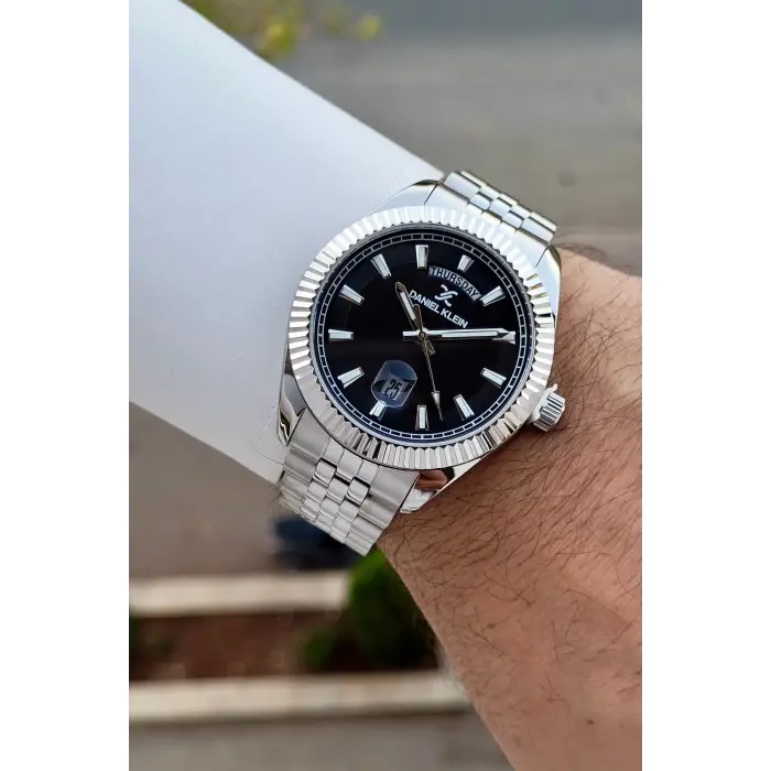 Kadranı Siyah Kordonu Gümüş Renk 42 Mm İç Göstergeleri Aktif Erkek Kol Saati