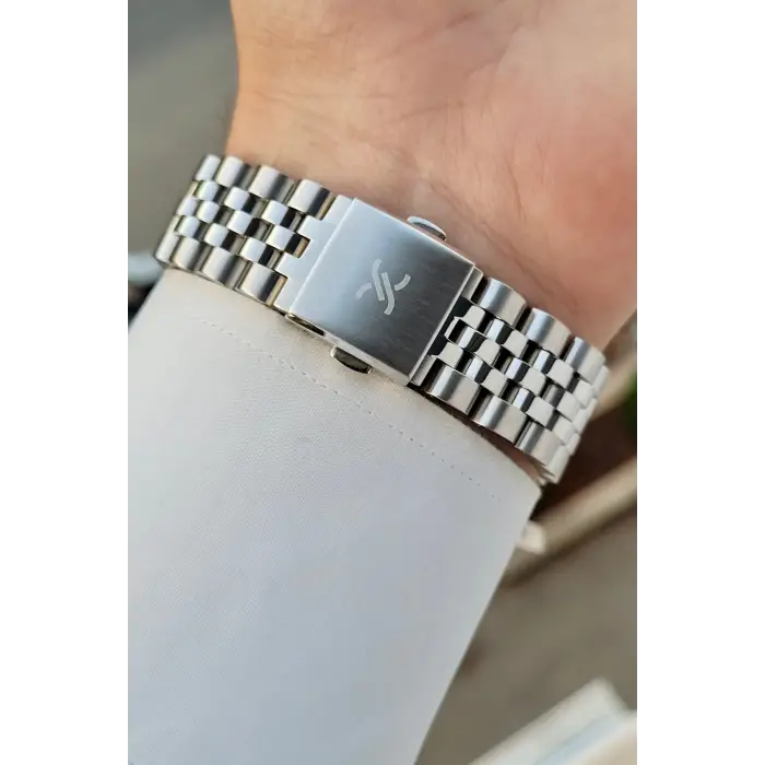 Kadranı Siyah Kordonu Gümüş Renk 42 Mm İç Göstergeleri Aktif Erkek Kol Saati