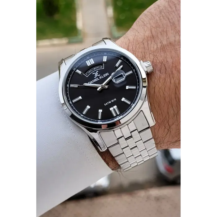 Kadranı Siyah Kordonu Gümüş Renk 43 mm Erkek Kol Saati