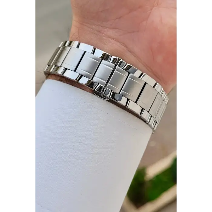 Kadranı Siyah Kordonu Gümüş Renk 44 Mm Göstergeleri Aktif Erkek Kol Saati