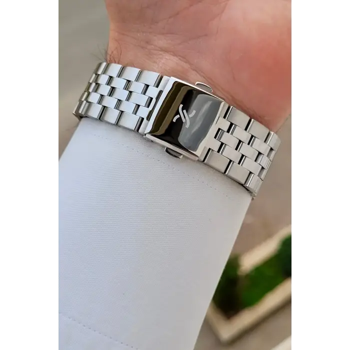Kadranı Lacivert Kordonu Gümüş Renk 43 mm Erkek Kol Saati