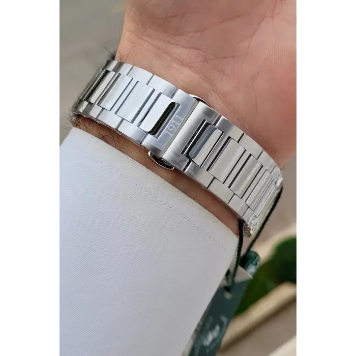 Santa Barbara Polo & Racquet Club Kadranı Siyah Kordonu Gümüş Renk 41 mm Renk Atmaz Oksitlenmez Çelik Erkek Kol Saati