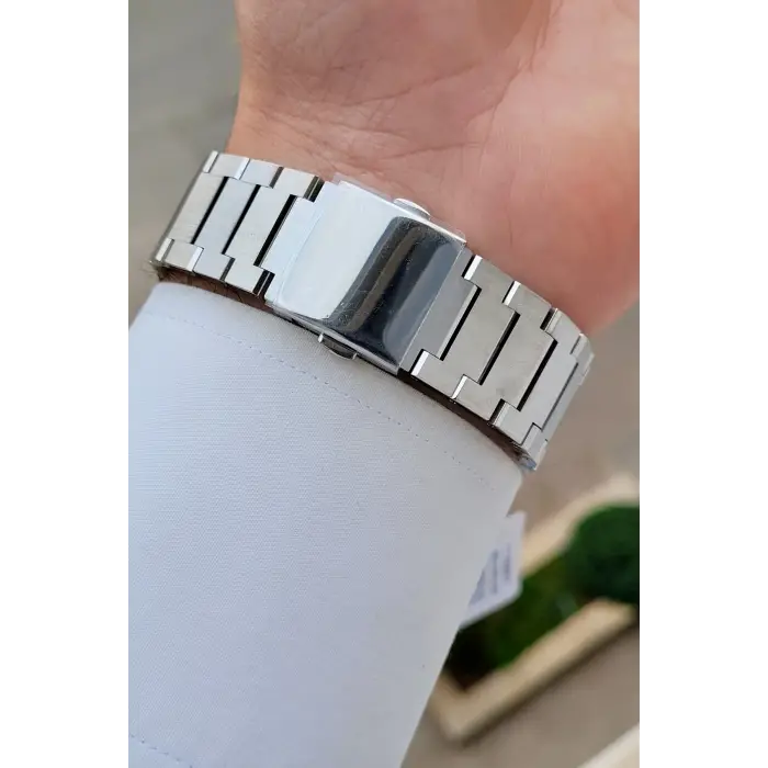 Kadranı Lacivert Kordonu Gümüş Renk 40 mm İç Göstergeleri Aktif Erkek Kol Saati