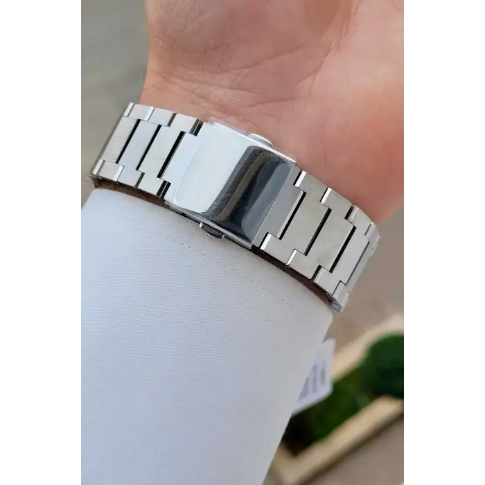 Kadranı Siyah Kordonu Gümüş Renk 40 mm İç Göstergeleri Aktif Erkek Kol Saati