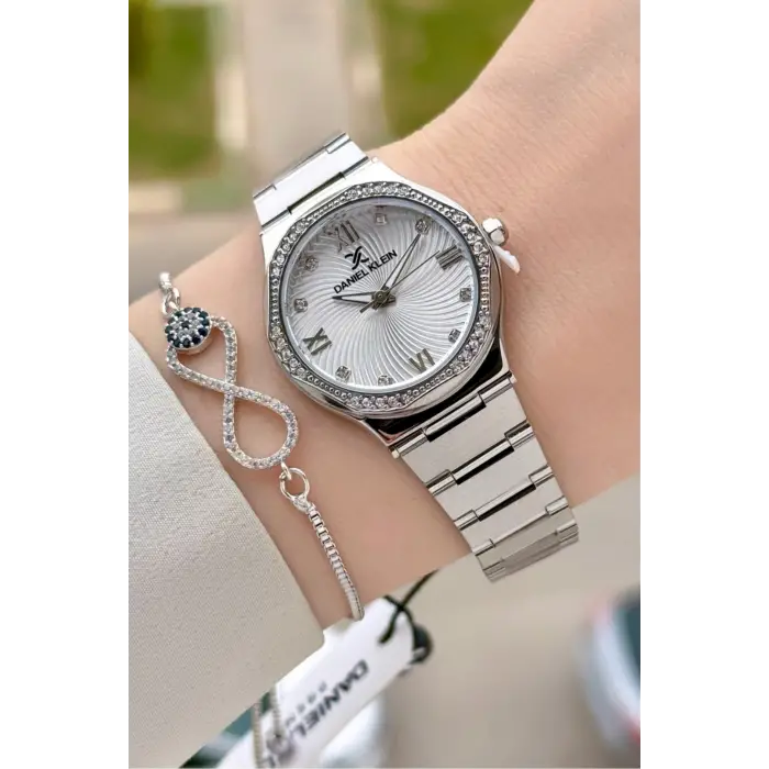 Gümüş Renk 30 Mm Kadın Kol Saati ve Hediye Bileklik
