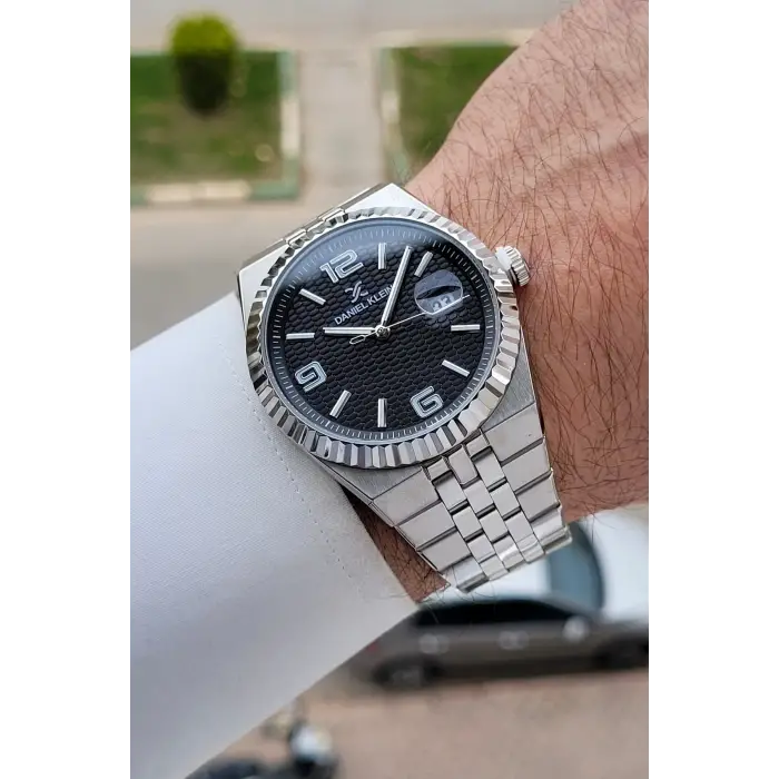Kadranı Siyah Kordonu Gümüş Renk 41 mm Takvimli Erkek Kol Saati