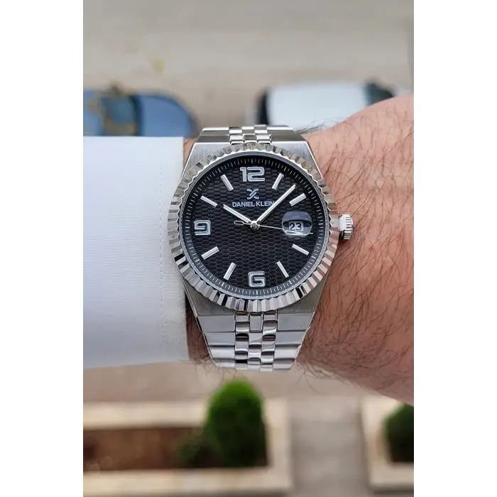 Kadranı Siyah Kordonu Gümüş Renk 41 mm Takvimli Erkek Kol Saati