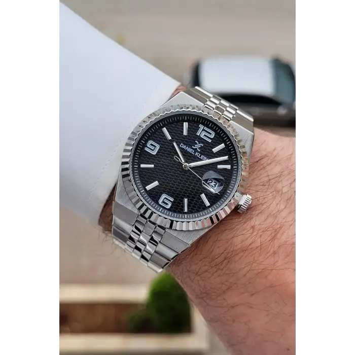 Kadranı Siyah Kordonu Gümüş Renk 41 mm Takvimli Erkek Kol Saati